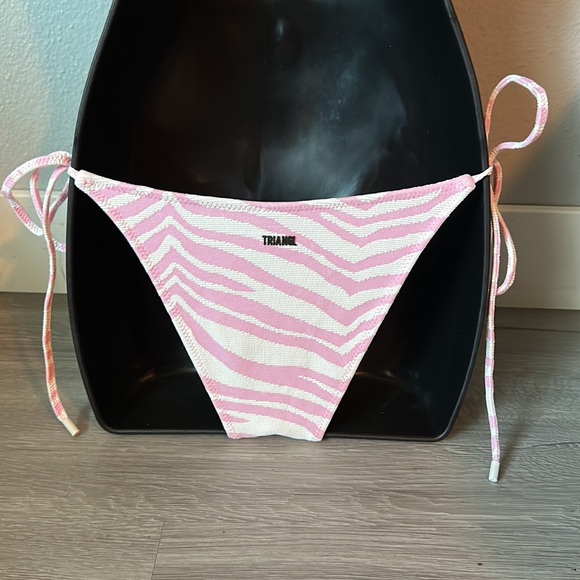Zebra punch pink zebra string bottom - Picture 9 of 9